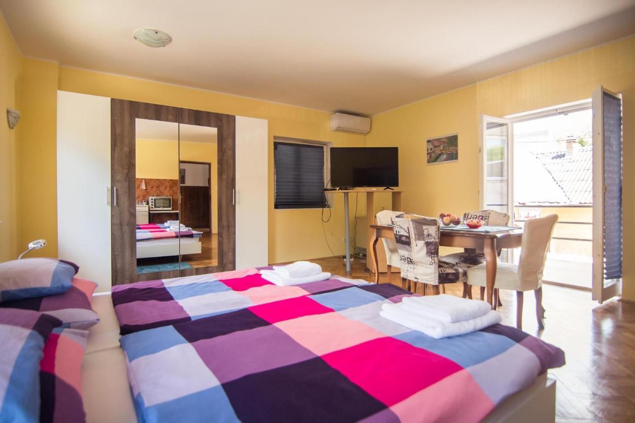 ساموبور Studio Apartman Second Serve المظهر الخارجي الصورة
